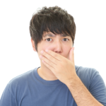 歯が抜けた男性
